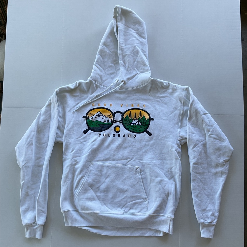 Colorado Good Vibes Mountain Camping Outdoor Men’s Sweatshirt Medium
